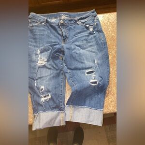 Maurices Light Blue Distressed Cropped Jeans